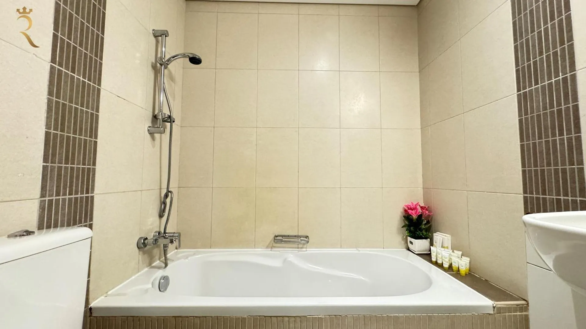 Апартаменты Relaxing 1Br Retreat With Pool In Mangrove Al Reem Абу-Даби